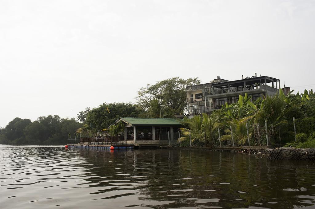 Thumbelina Apartments & Hotel Aluthgama Eksteriør billede