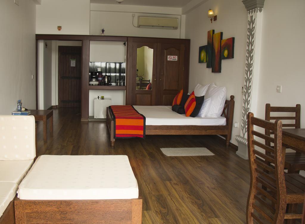 Thumbelina Apartments & Hotel Aluthgama Eksteriør billede